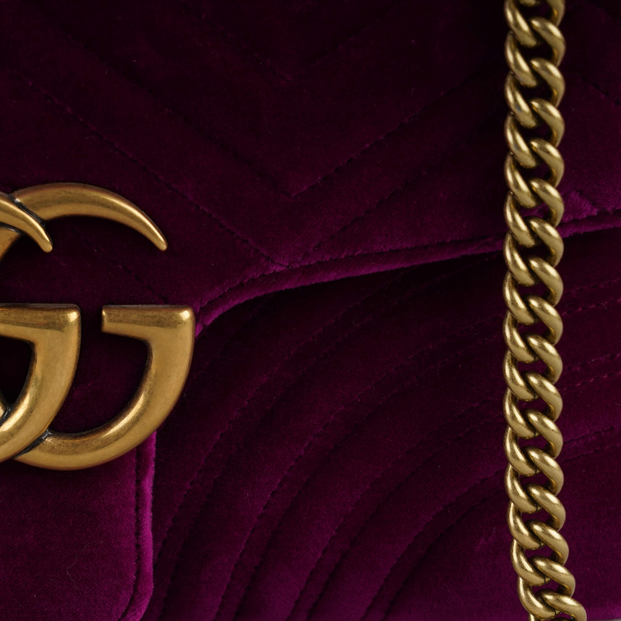Gucci - Purple Velvet GG Marmont Medium Flap Bag 